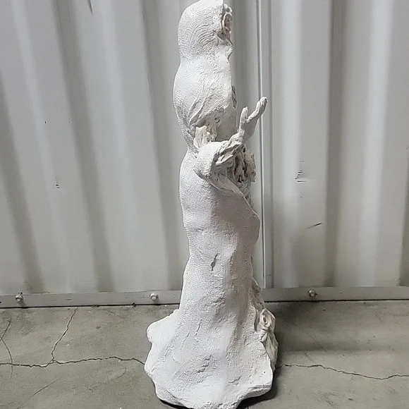 Ashland White and Pink Floral Sculpture. Goth,halloween,holiday, Home Decor - Picture 6 of 12